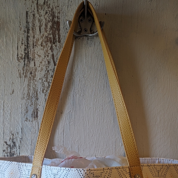 Thirty-One All Around Town Tote Printed Faux Leather with Gold Embroidered R - Picture 3 of 10